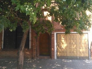Foto 3 de Casa en venta de 4 dormitorios c/ cochera en Villa Soldati