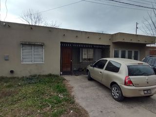 Foto 1 de Calle 152bis esq 521 - Casa 2 dormitorios c/ cochera y monoambiente