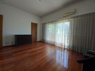 Foto 31 de Casa 6 ambientes Parque Pileta VENTA Urquiza