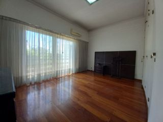 Foto 8 de Casa 6 ambientes Parque Pileta VENTA Urquiza