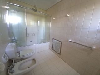 Foto 35 de Casa 6 ambientes Parque Pileta VENTA Urquiza