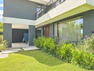 Foto 16 de VENTA CASA A LA LAGUNA, BARRIO ACACIAS, PUERTOS!