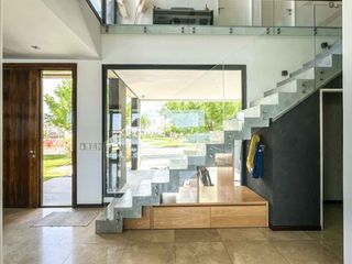Foto 44 de VENTA CASA A LA LAGUNA, BARRIO ACACIAS, PUERTOS!