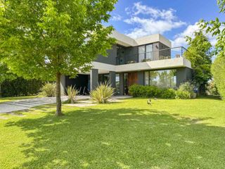 Foto 7 de VENTA CASA A LA LAGUNA, BARRIO ACACIAS, PUERTOS!