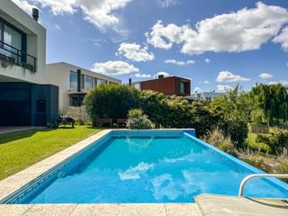 Foto 24 de VENTA CASA A LA LAGUNA, BARRIO ACACIAS, PUERTOS!