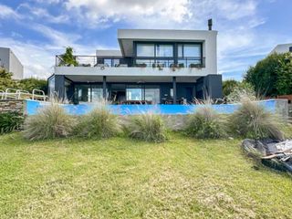 Foto 26 de VENTA CASA A LA LAGUNA, BARRIO ACACIAS, PUERTOS!