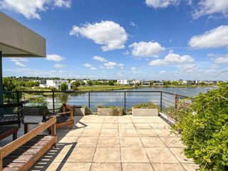 Foto 69 de VENTA CASA A LA LAGUNA, BARRIO ACACIAS, PUERTOS!