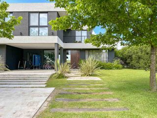 Foto 8 de VENTA CASA A LA LAGUNA, BARRIO ACACIAS, PUERTOS!