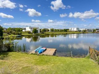 Foto 25 de VENTA CASA A LA LAGUNA, BARRIO ACACIAS, PUERTOS!
