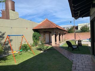 Foto 2 de CASA EN VENTA DE DOS DORMITORIOS, LA PLATA