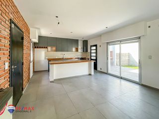 Foto 6 de Casas en venta en Villa Elisa
