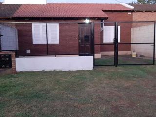 Foto 1 de Casa en venta en barrio Avellaneda de tres dormitorios