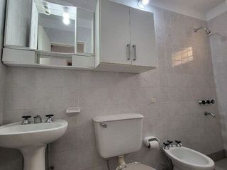 Foto 2 de Casa en venta en barrio Avellaneda de tres dormitorios