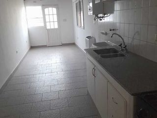 Foto 11 de Casa en venta en barrio Avellaneda de tres dormitorios