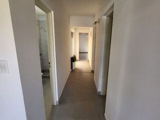 Foto 10 de Casa en venta en barrio Avellaneda de tres dormitorios