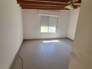 Foto 8 de Casa en venta en barrio Avellaneda de tres dormitorios