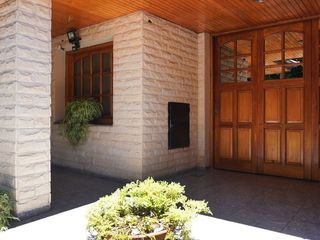 Foto 4 de Venta Casa 12 amb con Pileta en Lomas de Zamora