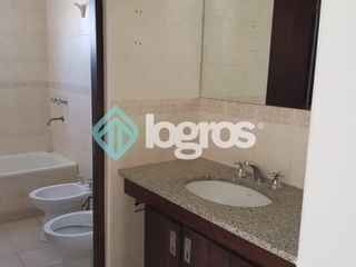 Foto 3 de Departamento en venta de 2 dormitorios con cochera en Macrocentro