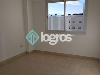 Foto 4 de Departamento en venta de 2 dormitorios con cochera en Macrocentro