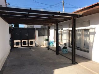 Foto 21 de Casa En Venta En Caisamar 3 Ambientes Con Dependencia, Garaje Doble Y Quincho