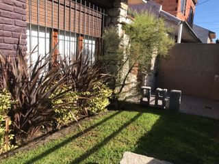 Foto 4 de Casa En Venta En Caisamar 3 Ambientes Con Dependencia, Garaje Doble Y Quincho