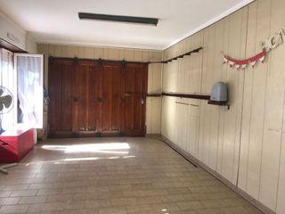 Foto 19 de Casa En Venta En Caisamar 3 Ambientes Con Dependencia, Garaje Doble Y Quincho