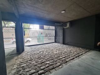 Foto 2 de Cochera cubierta en venta en edificio, Villa Luro.