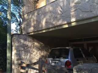 Foto 2 de Casa en venta de 3 dormitorios c/ cochera en Universitario
