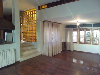 Foto 6 de Casa en venta de 3 dormitorios c/ cochera en Universitario