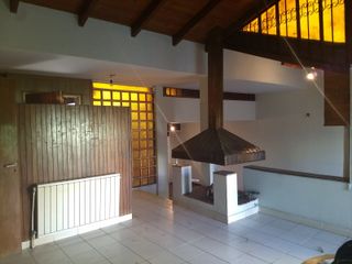 Foto 4 de Casa en venta de 3 dormitorios c/ cochera en Universitario