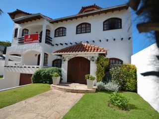 Foto 1 de Gran chalet en  ALQUILER en Parque Luro