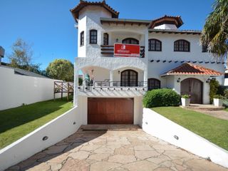 Foto 3 de Gran chalet en  ALQUILER en Parque Luro