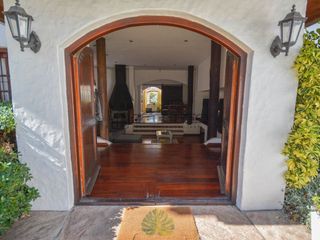 Foto 5 de Gran chalet en  ALQUILER en Parque Luro