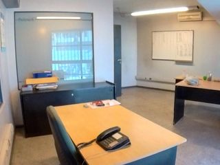 Foto 10 de Excelente Oficina De 260 M2 En 2 Plantas.