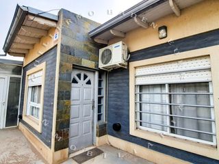 Foto 1 de Casa en venta de 2 dormitorios c/ cochera en Barrio Don Bosco