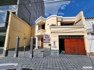 Foto 1 de Casa en venta de 10 ambinetes c/ cochera en Centro de Jujuy