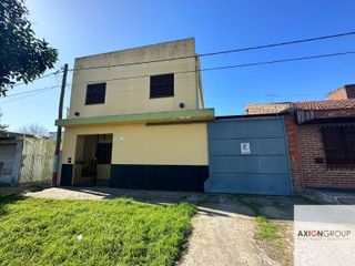 Foto 1 de Casa en venta de 5 dormitorios c/ cochera en La Plata