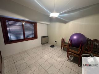 Foto 6 de Casa en venta de 5 dormitorios c/ cochera en La Plata