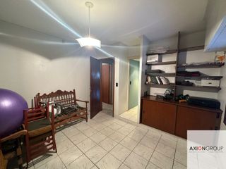 Foto 5 de Casa en venta de 5 dormitorios c/ cochera en La Plata