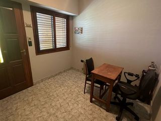 Foto 4 de Casa en venta de 5 dormitorios c/ cochera en La Plata