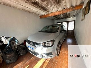 Foto 2 de Casa en venta de 4 dormitorios c/ cochera en Los Hornos