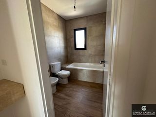 Foto 5 de EXCELENTE CASA 5 AMBIENTES EN EL CANTON VENTA