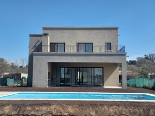 Foto 8 de EXCELENTE CASA 5 AMBIENTES EN EL CANTON VENTA