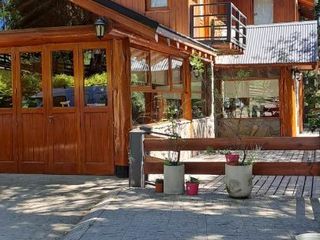 Foto 3 de FINA PATAGONIA. Casa en venta de 4 dormitorios c/ cochera en San Martin de los Andes