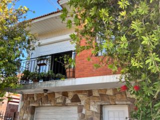 Foto 1 de Chalet en venta de 4 dormitorios c/ cochera en Nueva Pompeya