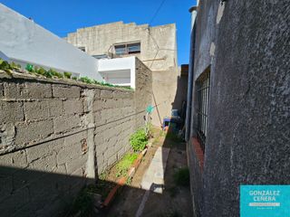 Foto 8 de Casa en venta de 2 dormitorios c/ cochera en Villa Sanchez Elia
