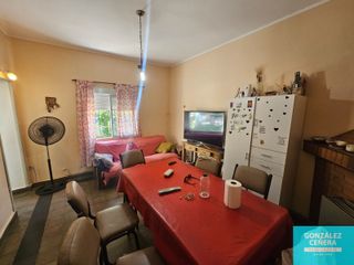 Foto 2 de Casa en venta de 2 dormitorios c/ cochera en Villa Sanchez Elia