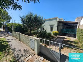 Foto 1 de Casa en venta de 2 dormitorios c/ cochera en Villa Sanchez Elia