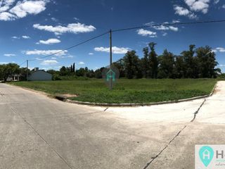 Foto 1 de Terreno / Lote en venta de 930m2 ubicado en Rafaela