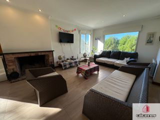 Foto 2 de Chalet en venta de 3 dormitorios con quincho, sobre lote de 2300m2 en La Armonía